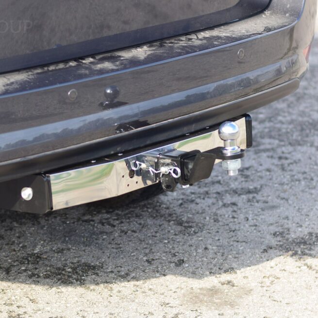 Фаркоп Toyota Fortuner с 2016 - съемный квадрат