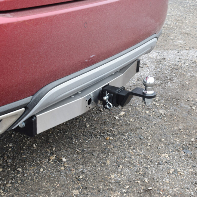 Фаркоп с накладкой из нерж. LEXUS RX (кроме F-Sport) 2019- съемный квадрат