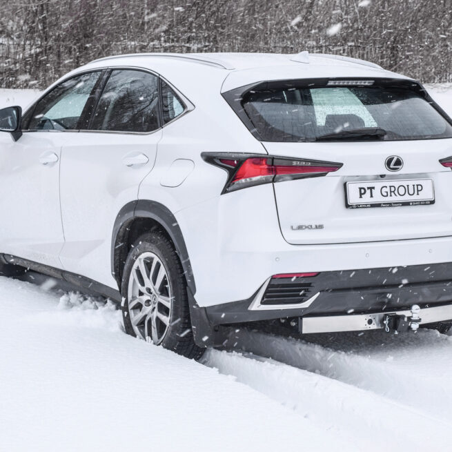 Фаркоп с накладкой из нерж. LEXUS NX с 2014 - съемный квадрат